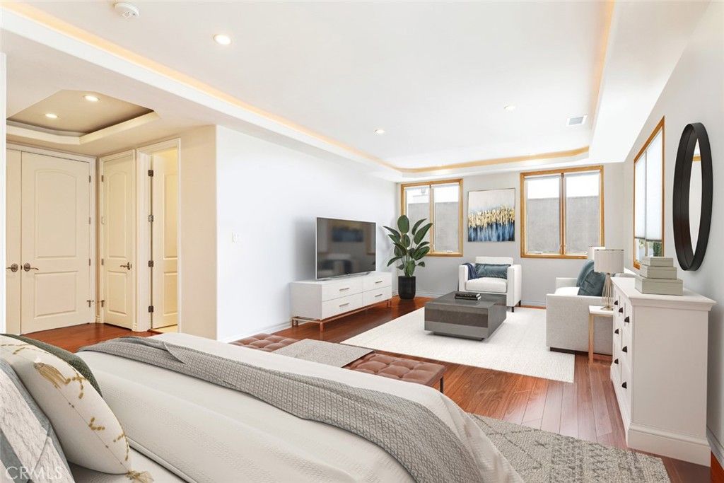 Bedroom, Interior, Living room, Recessed Lighting, Wood Texture Flooring