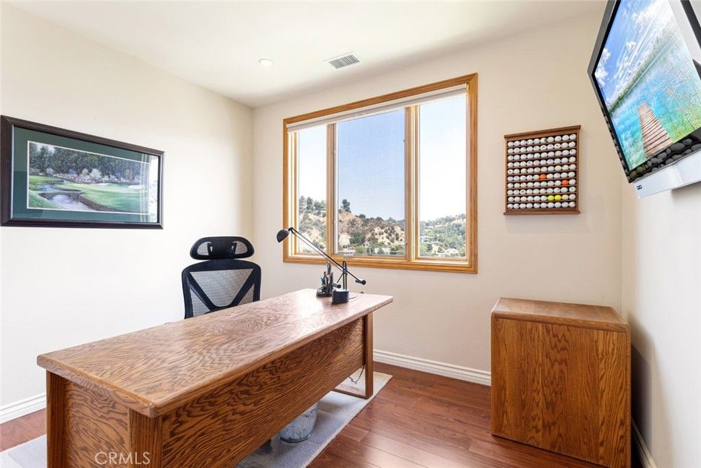 Home Office, Interior, Recessed Lighting, Wood Texture Flooring
