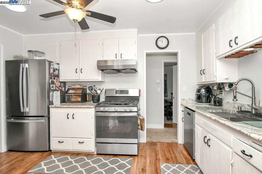 Interior, Kitchen, Stainless Steel Appliances, Wood Texture Flooring