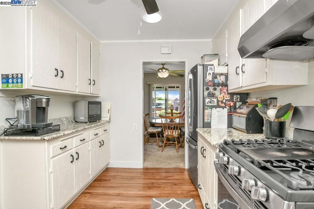 Chandelier, Dining room, Interior, Kitchen, Wood Texture Flooring