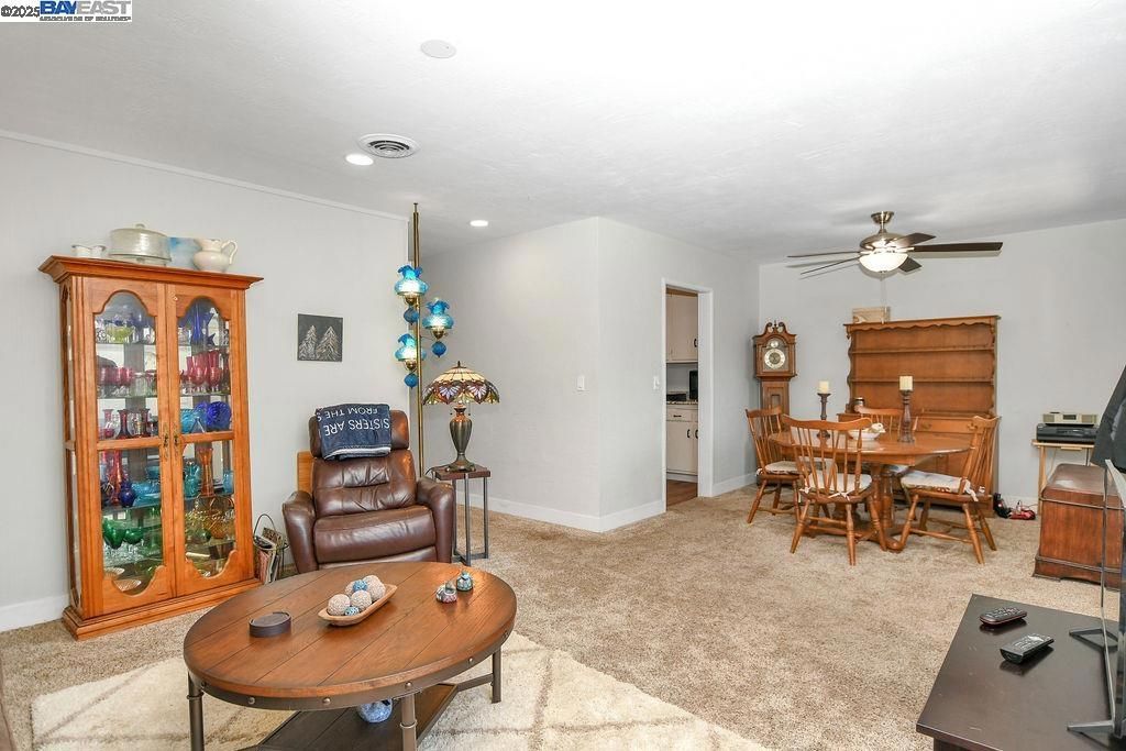 Dining room, Interior, Recessed Lighting