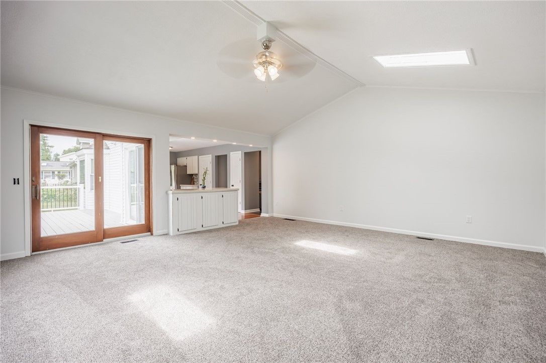 Empty room, Interior, Recessed Lighting