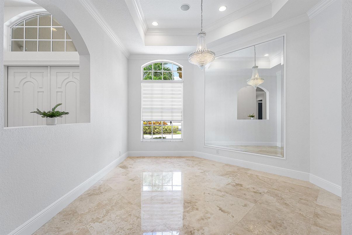 Chandelier, Empty room, Interior, Pendant Lights, Recessed Lighting