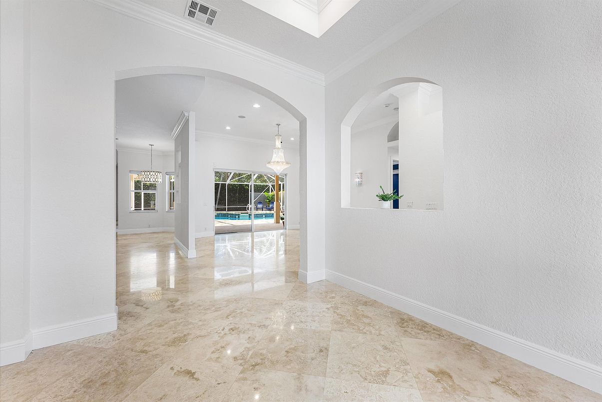 Chandelier, Empty room, Interior, Pendant Lights, Recessed Lighting