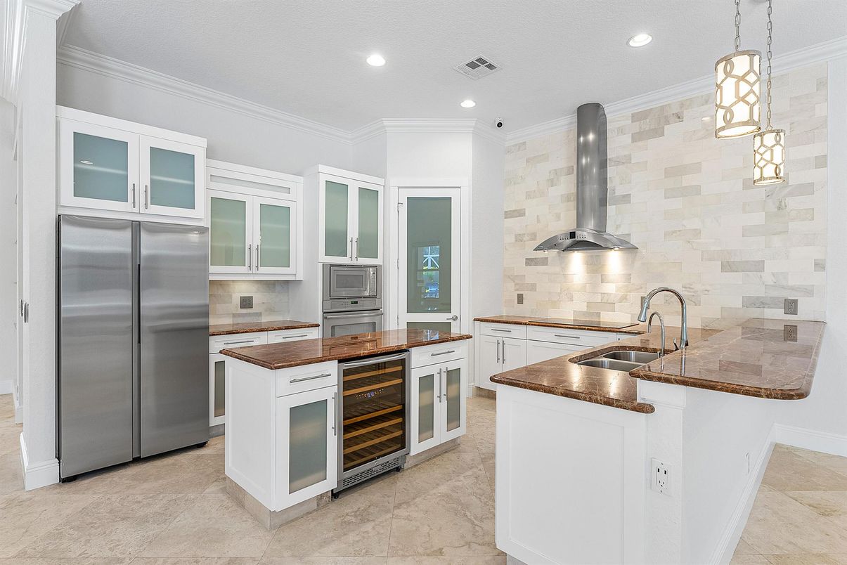 Interior, Kitchen, Pendant Lights, Recessed Lighting, Stainless Steel Appliances