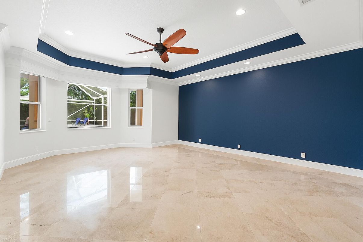 Empty room, Interior, Recessed Lighting