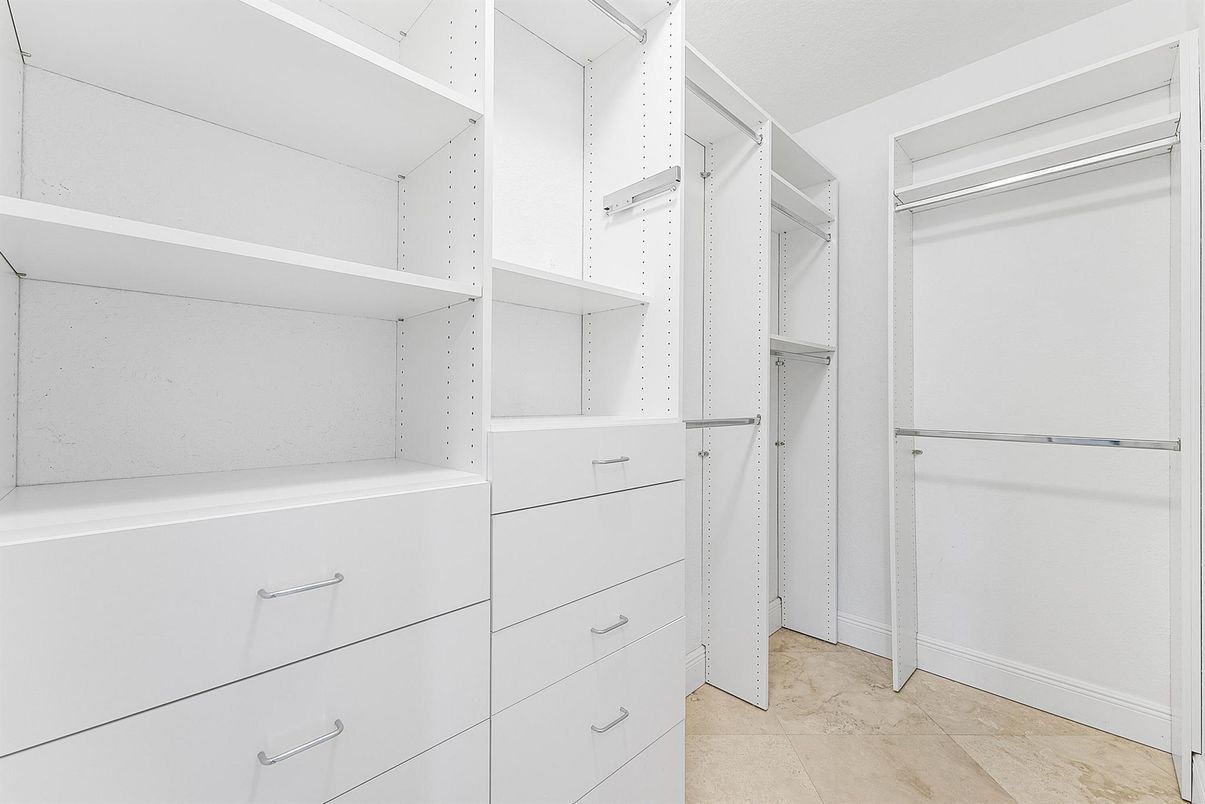 Interior, Walk-in Closets