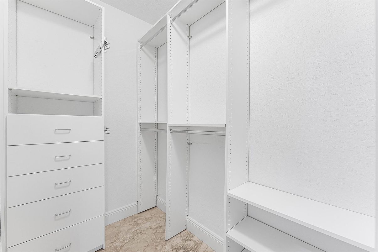 Interior, Walk-in Closets