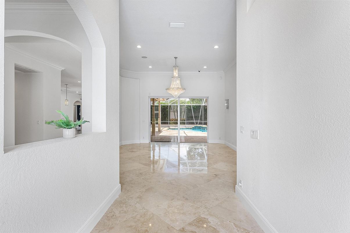 Chandelier, Empty room, Interior, Recessed Lighting