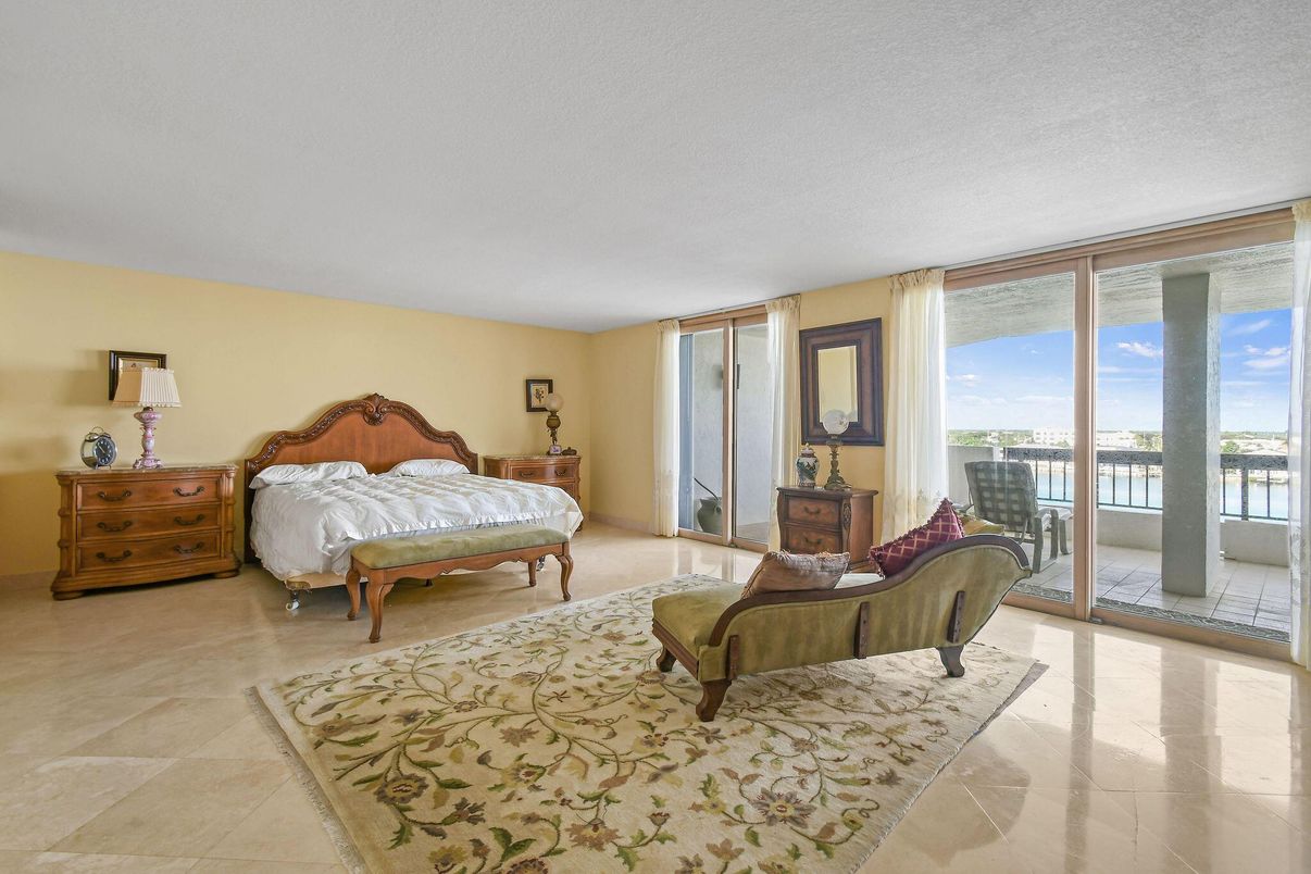 Bedroom, Interior, Water