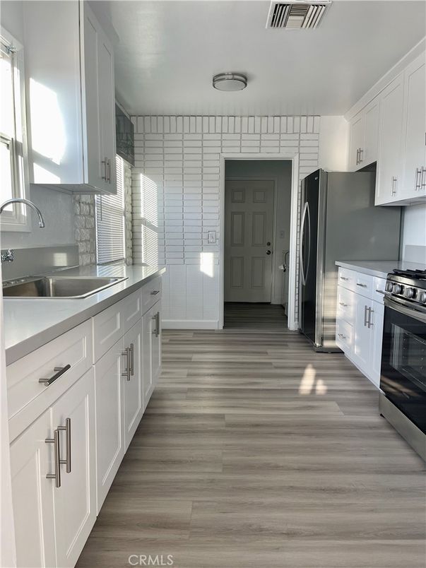 Interior, Kitchen, Stainless Steel Appliances, Wood Texture Flooring