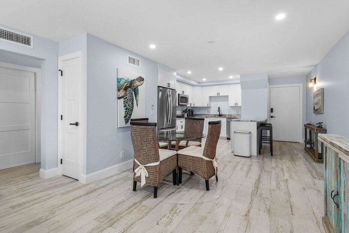 Dining room, Interior, Kitchen, Recessed Lighting, Stainless Steel Appliances