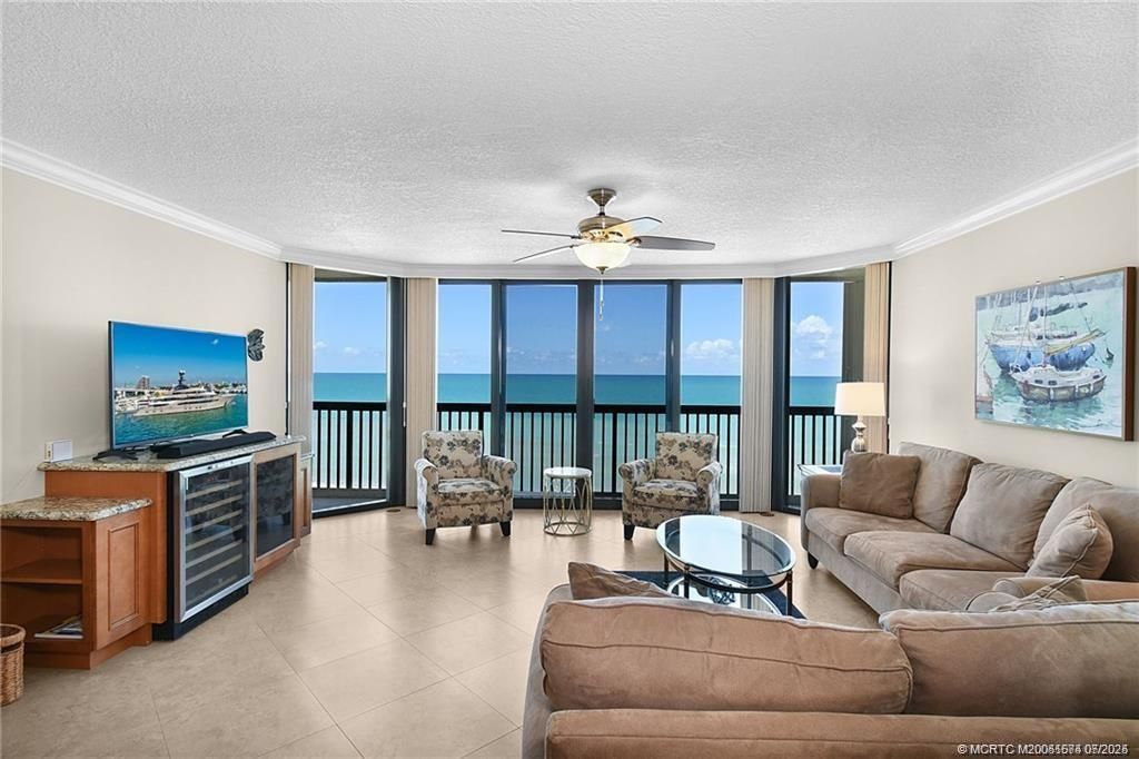 Interior, Living room, Water