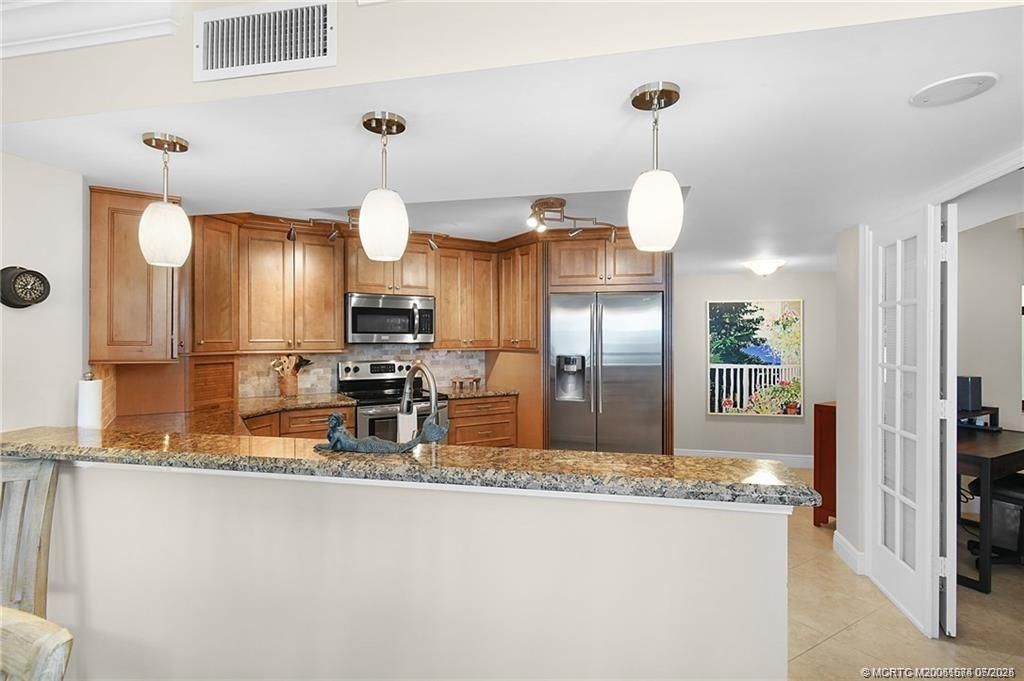 Interior, Kitchen, Pendant Lights, Stainless Steel Appliances