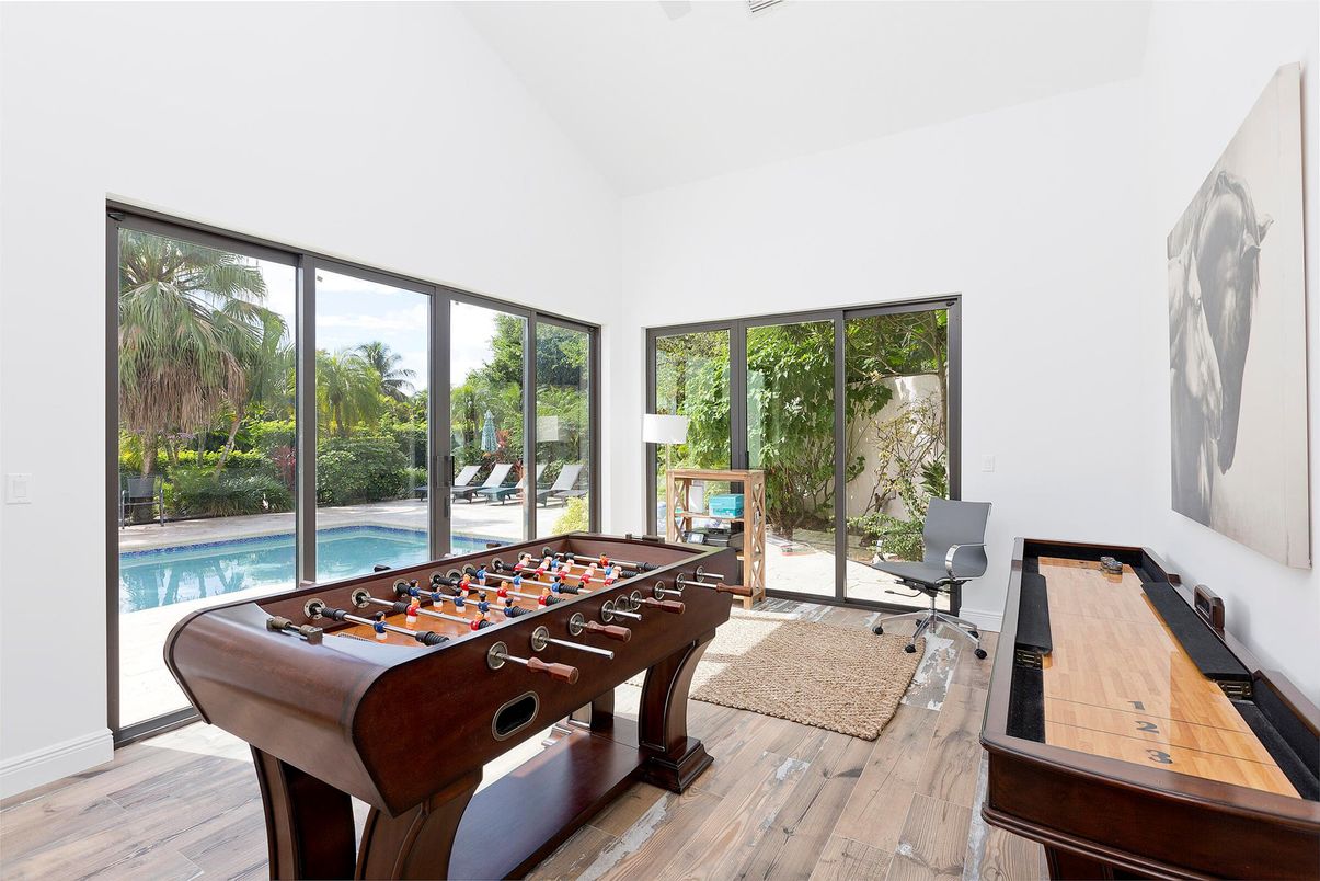 Game Room, Interior, Wood Texture Flooring