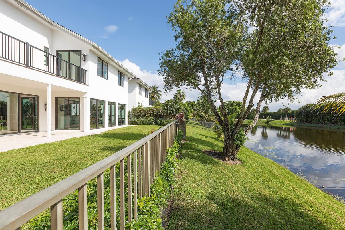 Backyard, Exterior, Water