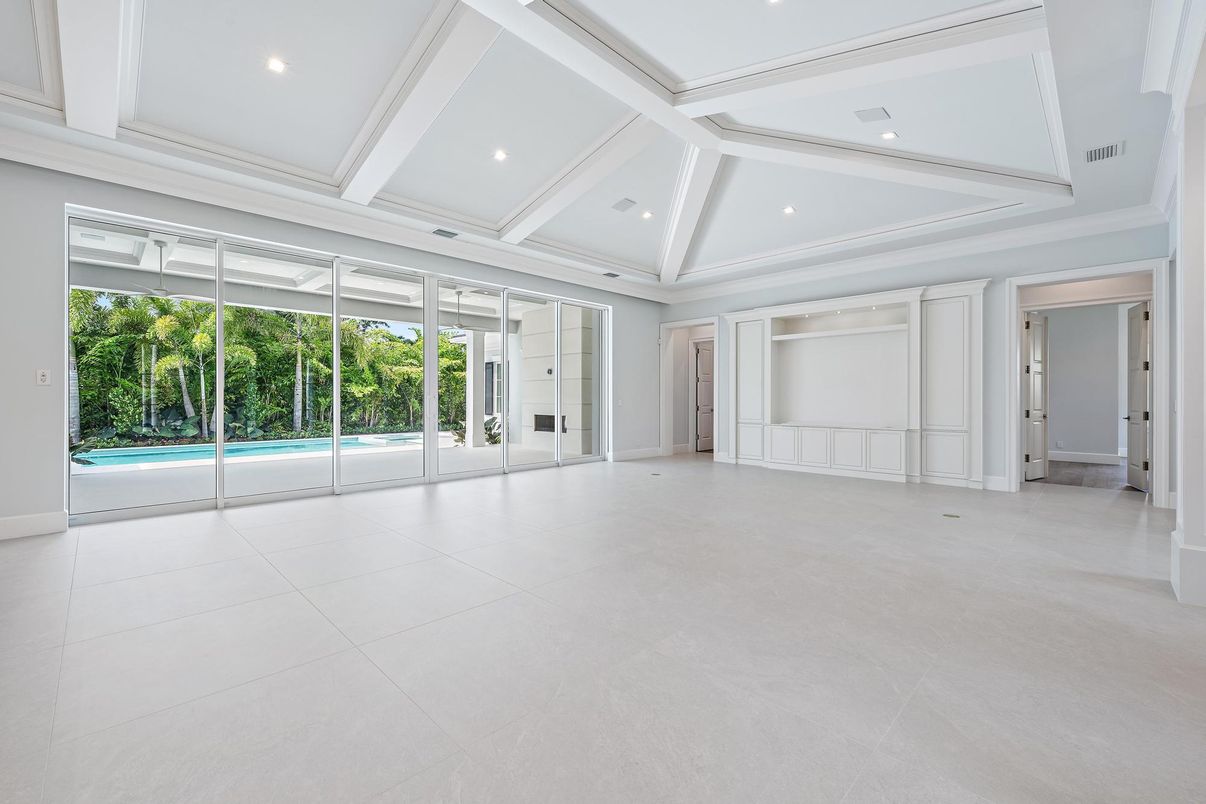 Empty room, Interior, Recessed Lighting