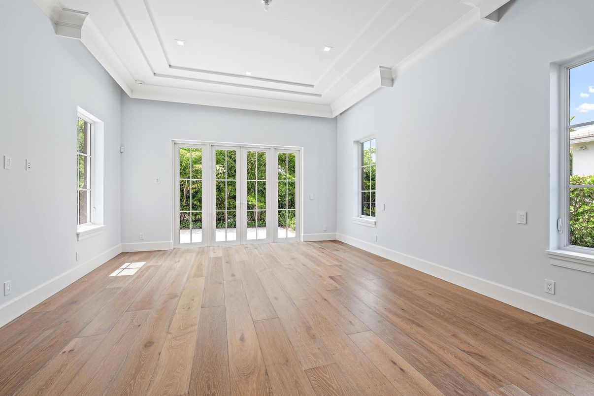 Empty room, Interior, Recessed Lighting, Wood Texture Flooring