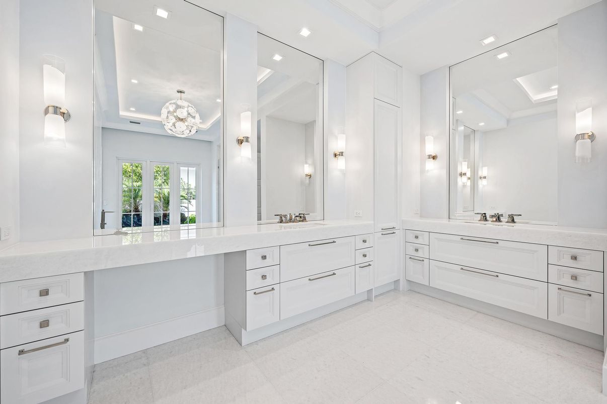 Bathroom, Chandelier, Dual Sink Vanities, Interior, Pendant Lights, Recessed Lighting