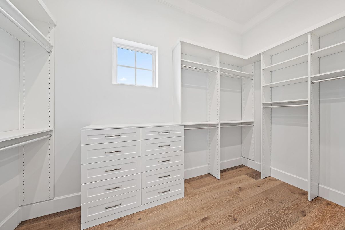 Interior, Walk-in Closets, Wood Texture Flooring