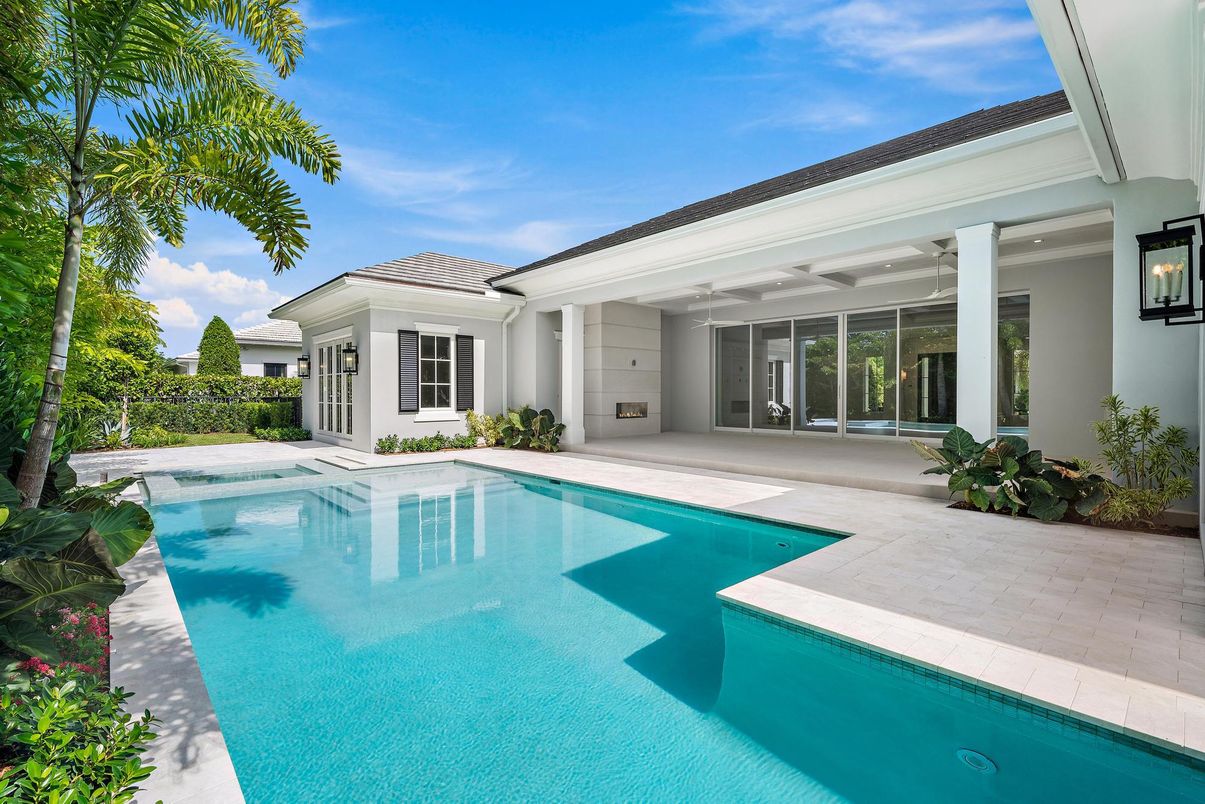 Exterior, Pool