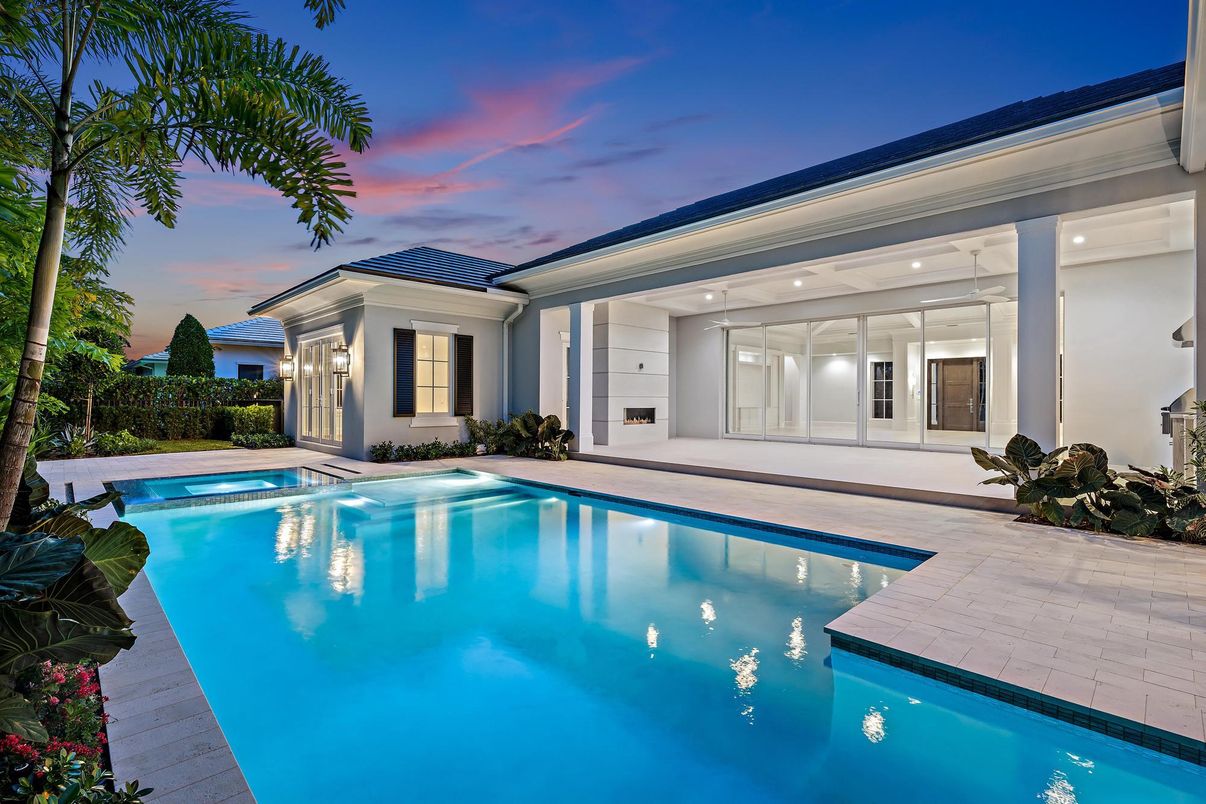 Exterior, Pool