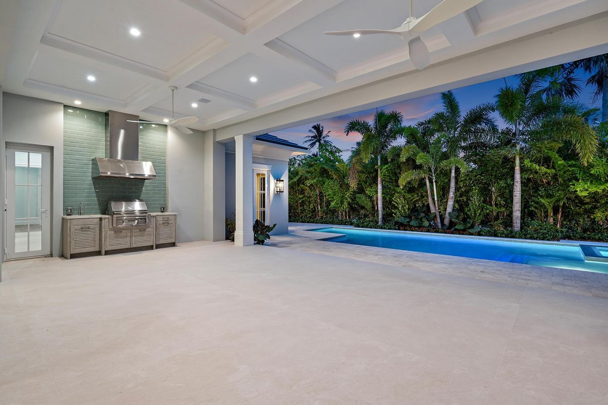 Exterior, Pool, Recessed Lighting