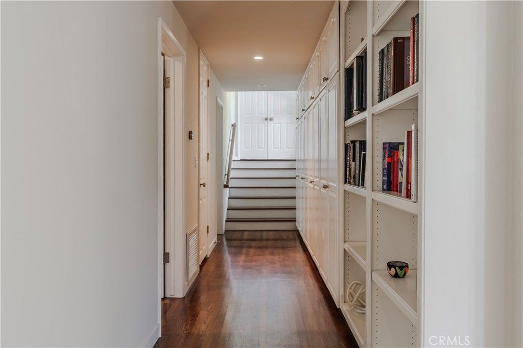 Interior, Recessed Lighting, Walk-in Closets, Wood Texture Flooring