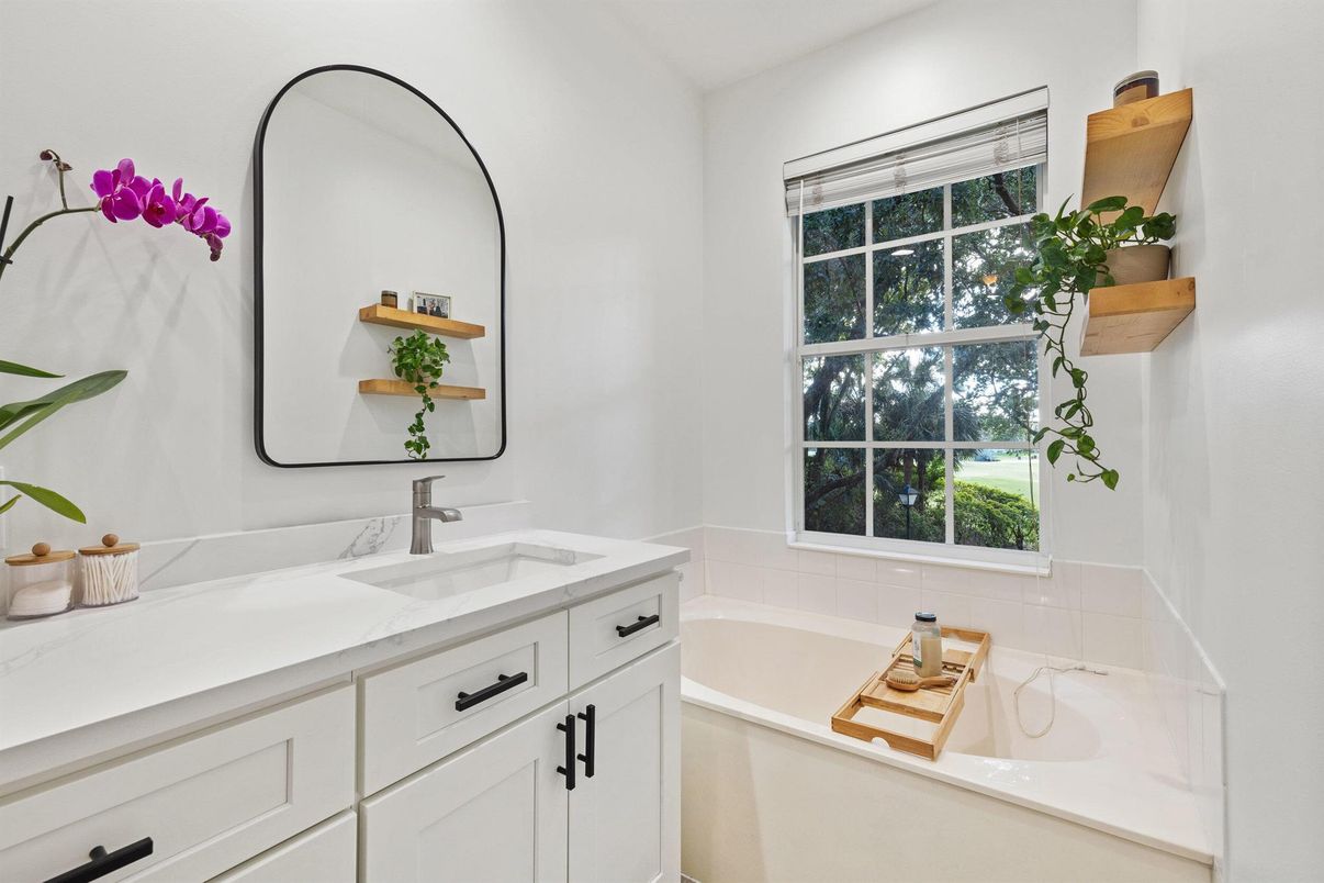 Bathroom, Dual Sink Vanities, Interior