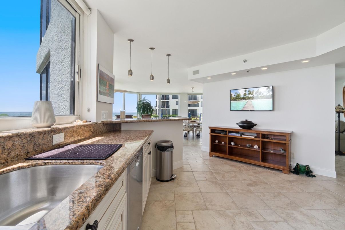 Interior, Kitchen, Pendant Lights, Recessed Lighting
