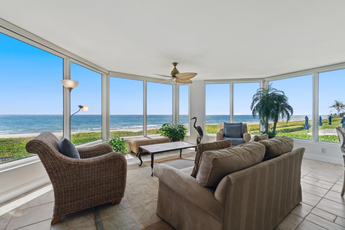 Interior, Living room, Sun Room, Water