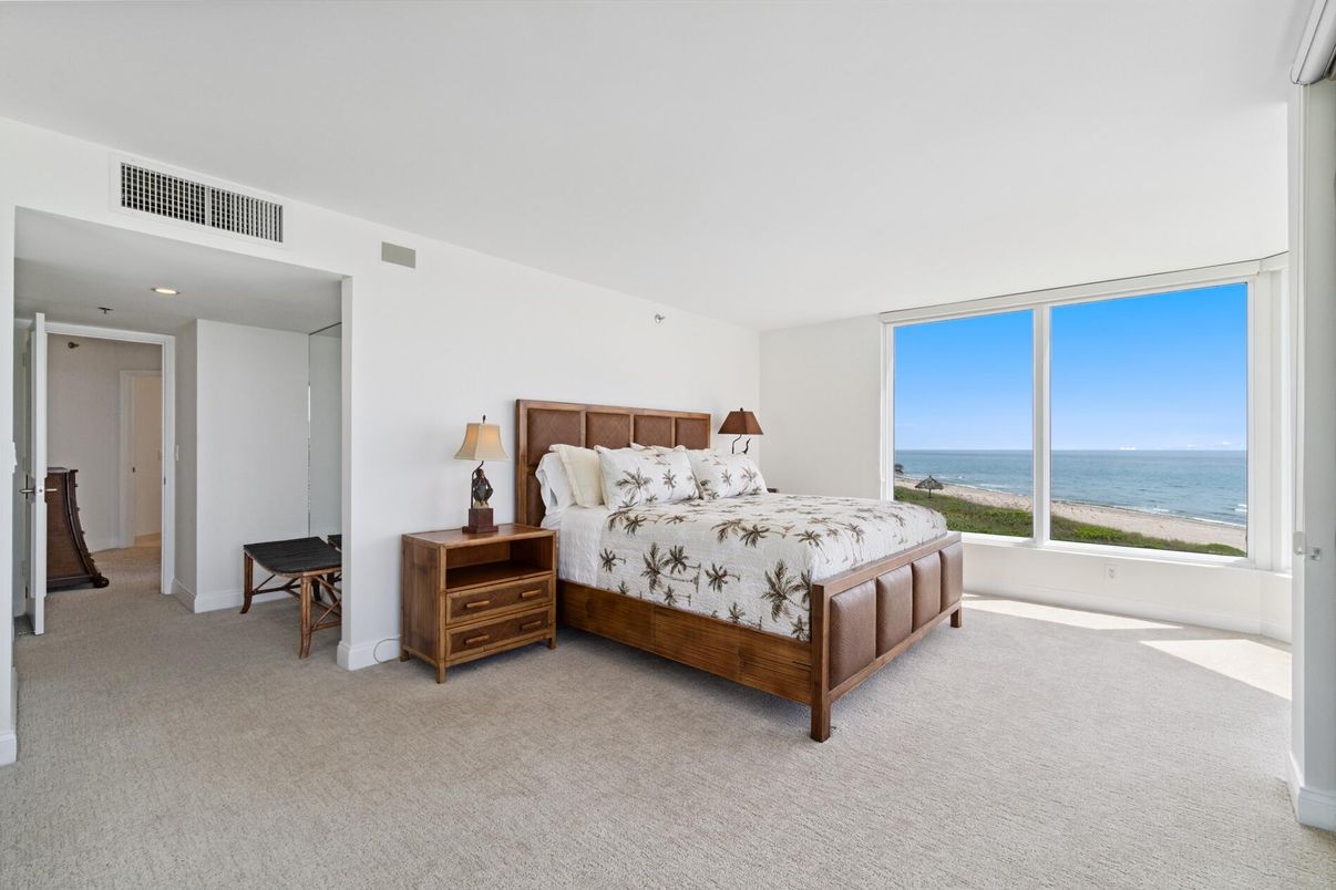 Bedroom, Interior, Recessed Lighting, Water