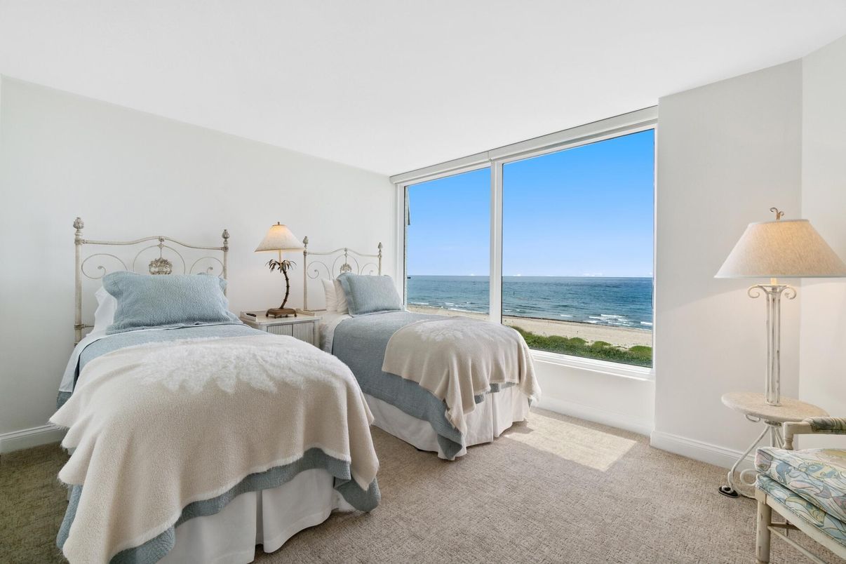 Bedroom, Interior, Water