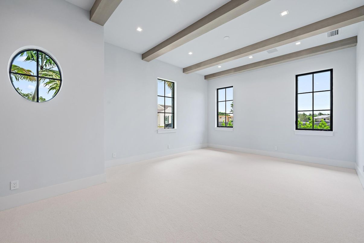 Empty room, Interior, Recessed Lighting, Wooden Beams