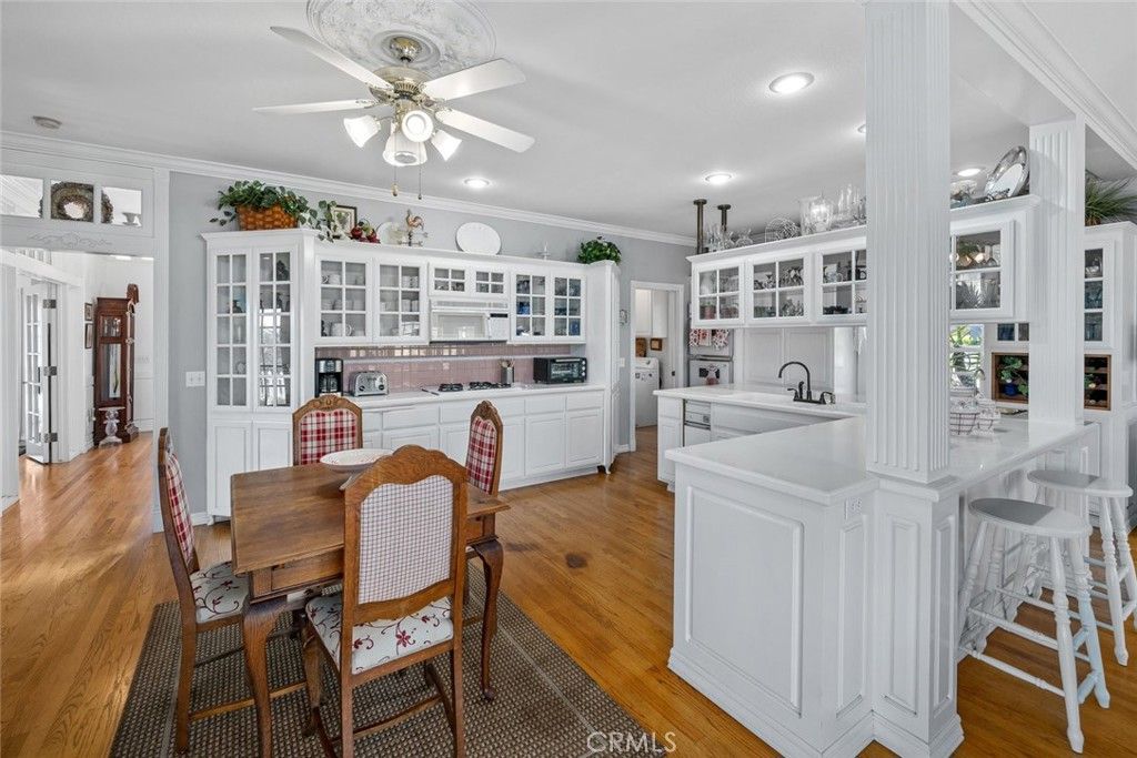 Dining room, Interior, Kitchen, Recessed Lighting, Wood Texture Flooring