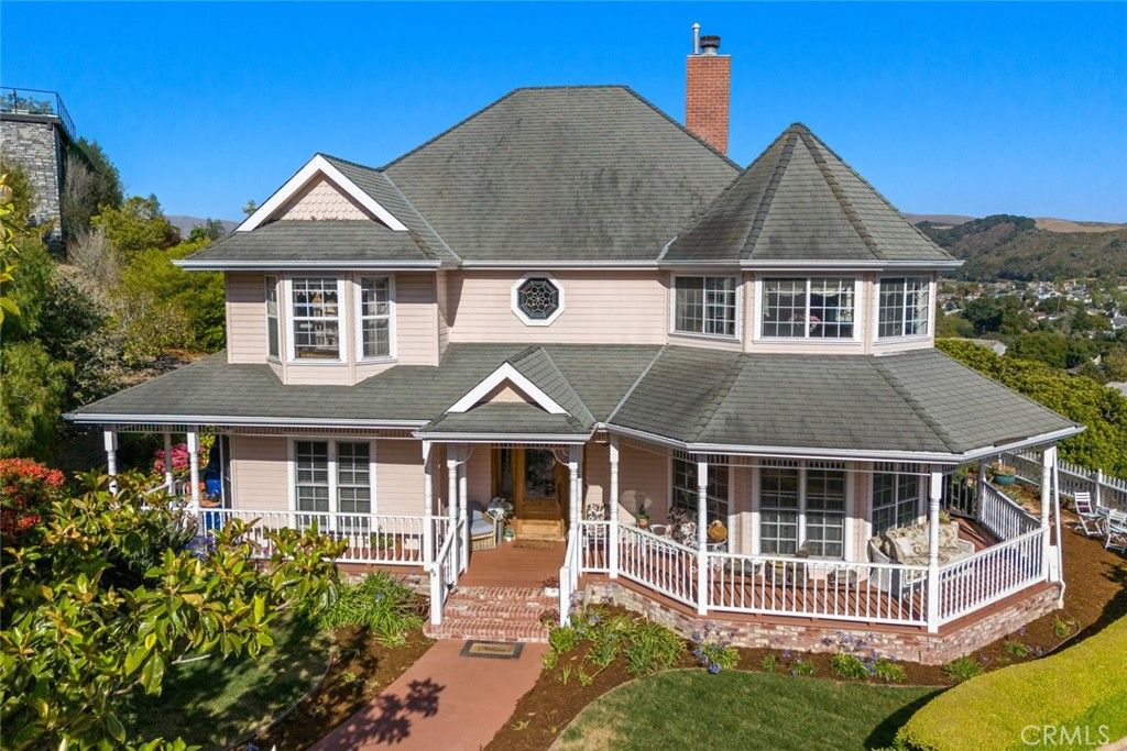 Exterior, Facade, Queen Anne Victorian