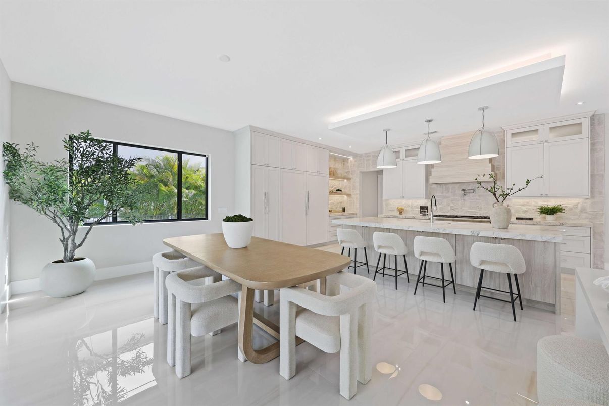 Dining room, Interior, Kitchen, Pendant Lights, Recessed Lighting