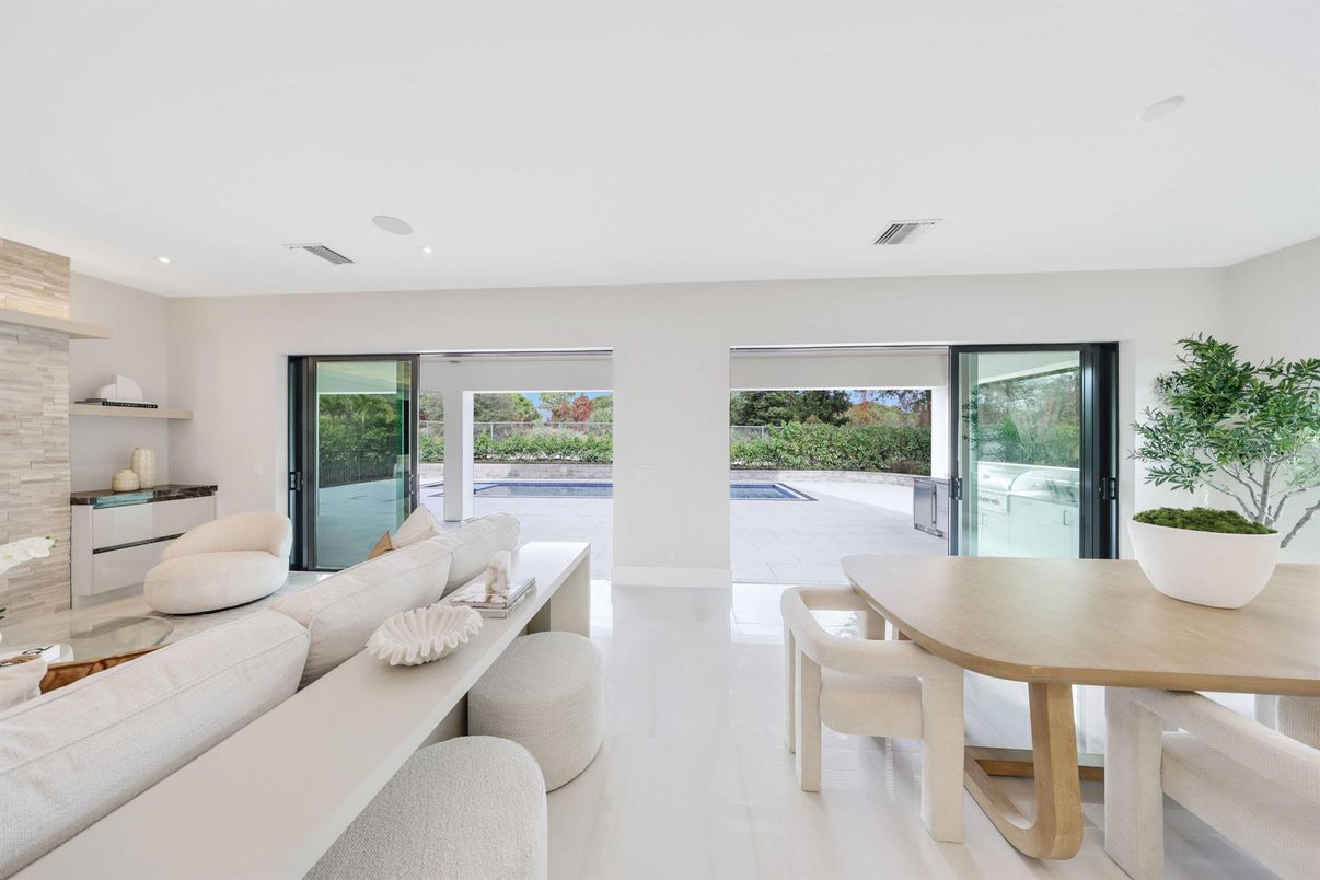 Dining room, Interior, Living room, Recessed Lighting