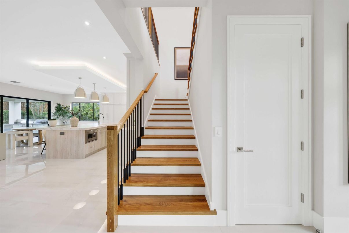 Dining room, Interior, Pendant Lights, Recessed Lighting