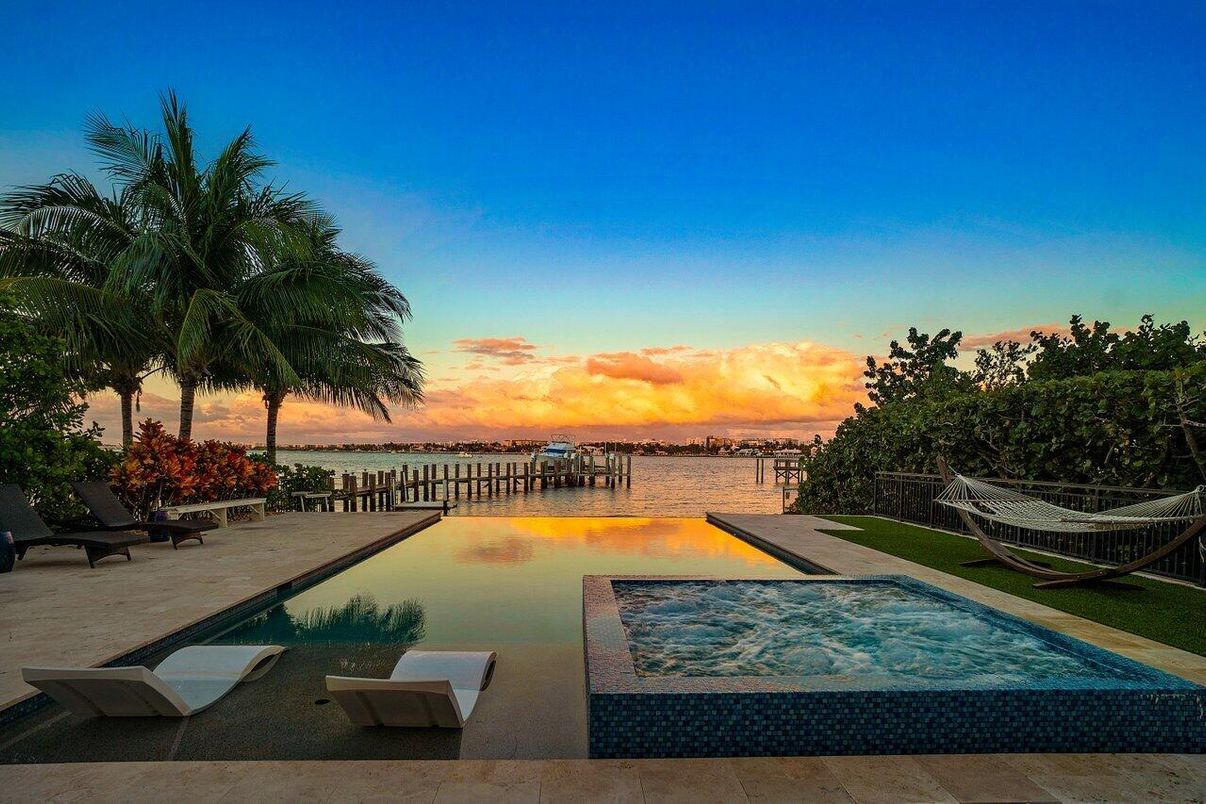 Exterior, Pool, Water