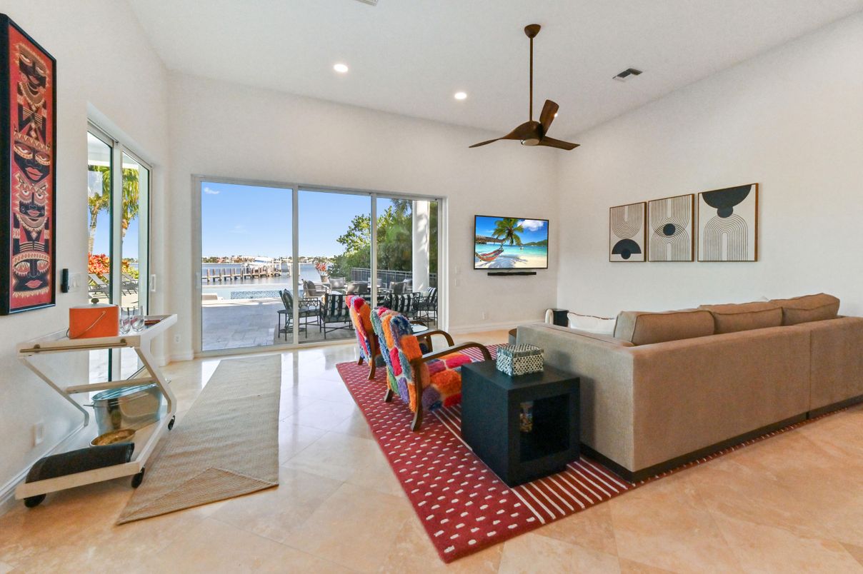 Interior, Living room, Recessed Lighting, Water