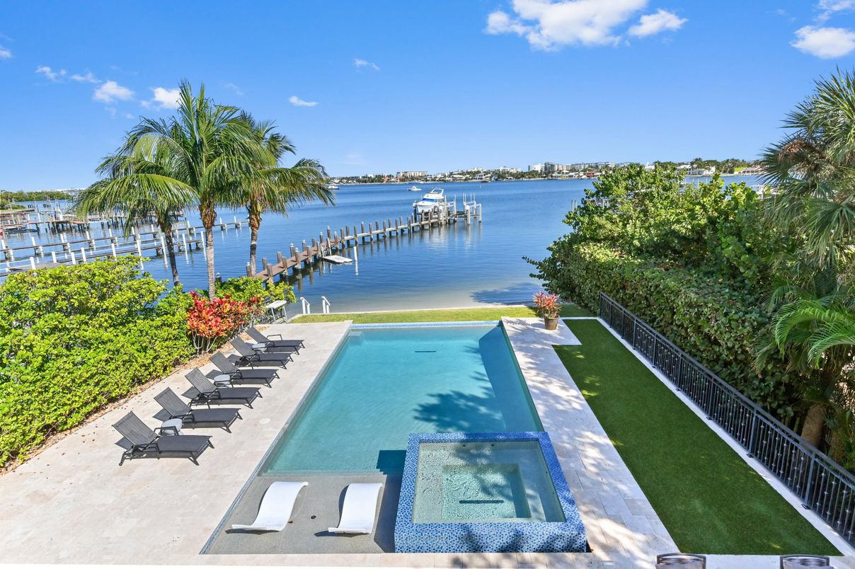 Exterior, Pool, Water