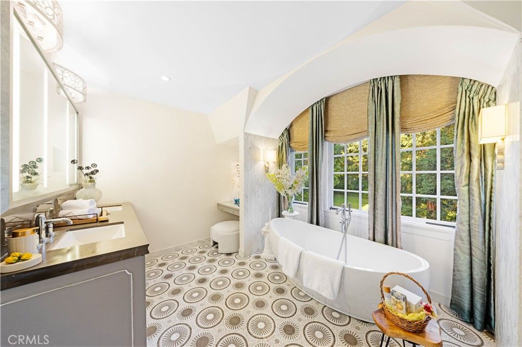 Bathroom, Free Standing Baths, Interior, Recessed Lighting