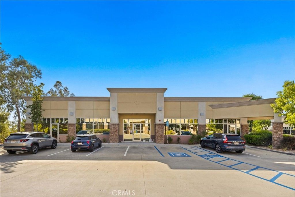 Exterior, Facade, Brick Facade, Modern