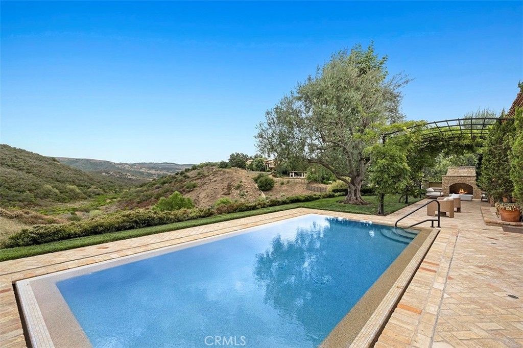 Exterior, Fireplace, Pool