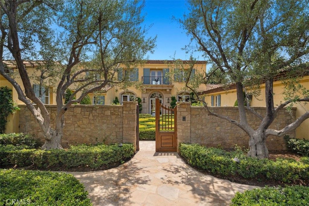 Backyard, Exterior, Facade, Mediterranean