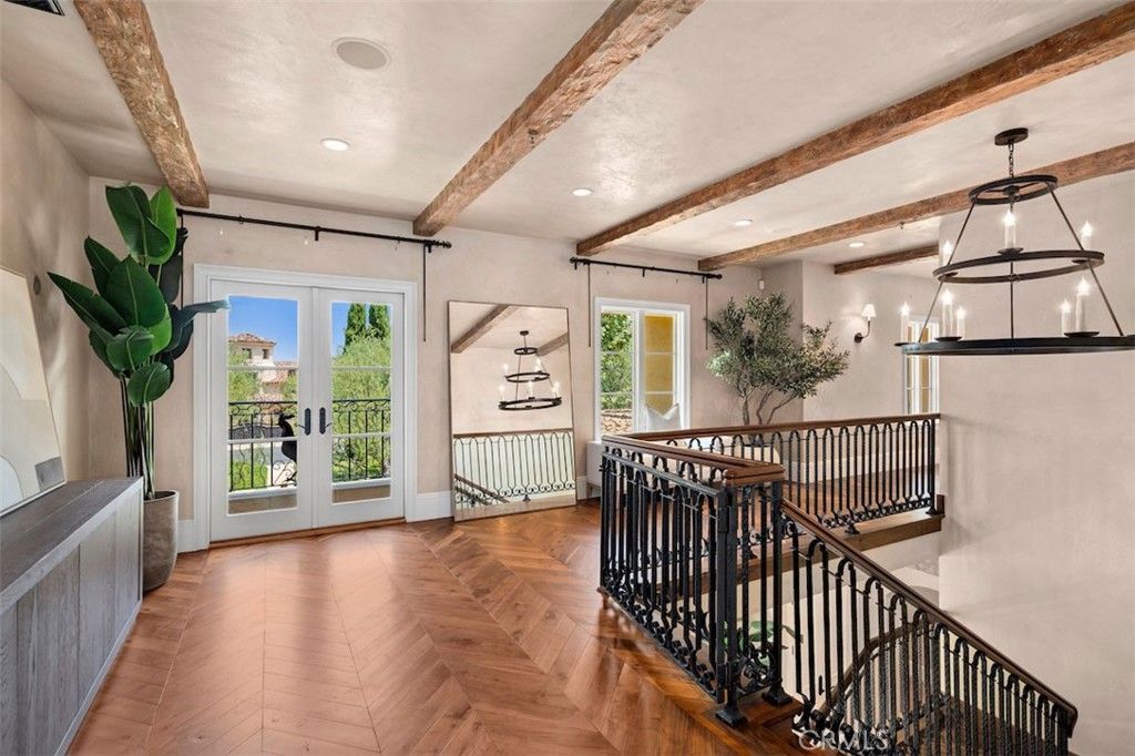 Interior, Pendant Lights, Recessed Lighting, Wooden Beams, Wood Texture Flooring