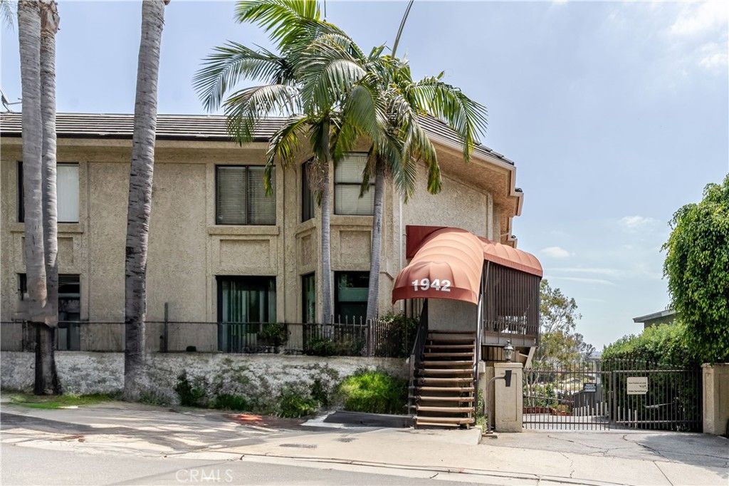 Exterior, Facade, Condo Building