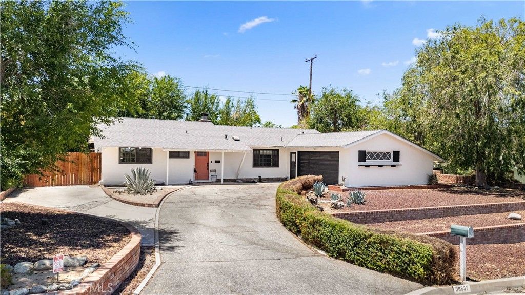 Attached, Backyard, Exterior, Facade, Ranch