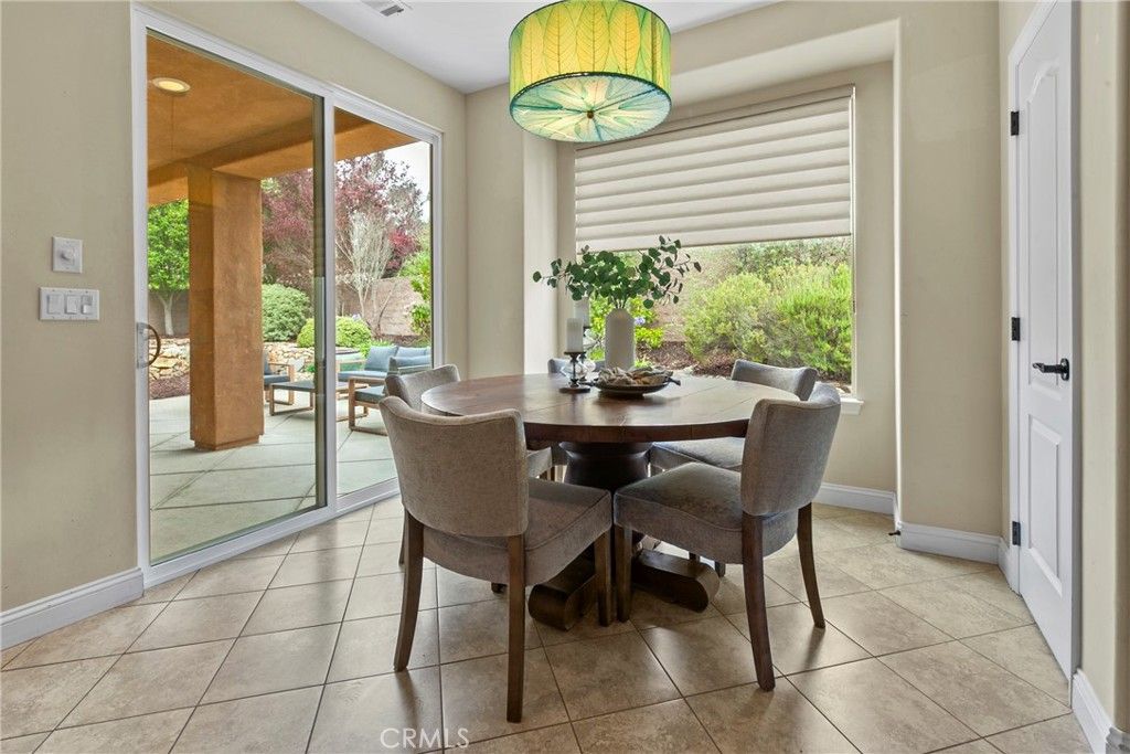 Dining room, Interior, Recessed Lighting